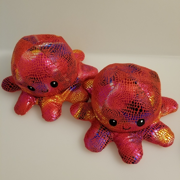 A set of 2 Reversible octopus plushies - Picture 3 of 3